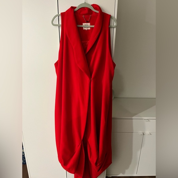 Julia Allert - Elegant Red Sleeveless Wrap Dress - Picture 1 of 4